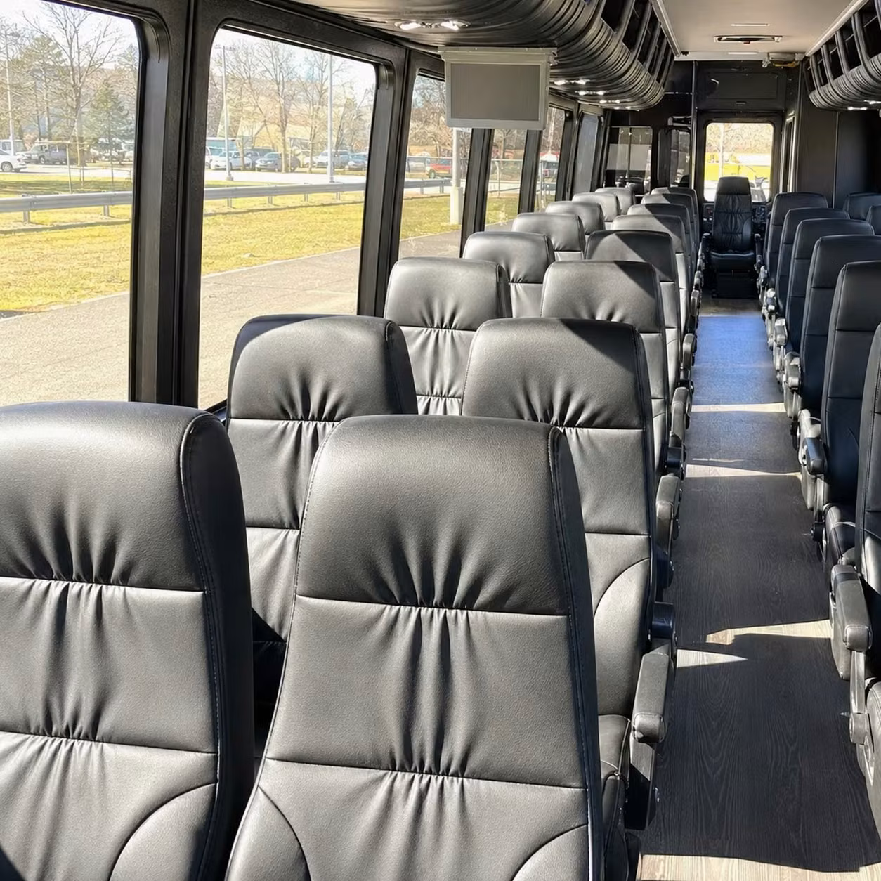 henderson 28 passenger minibus rental