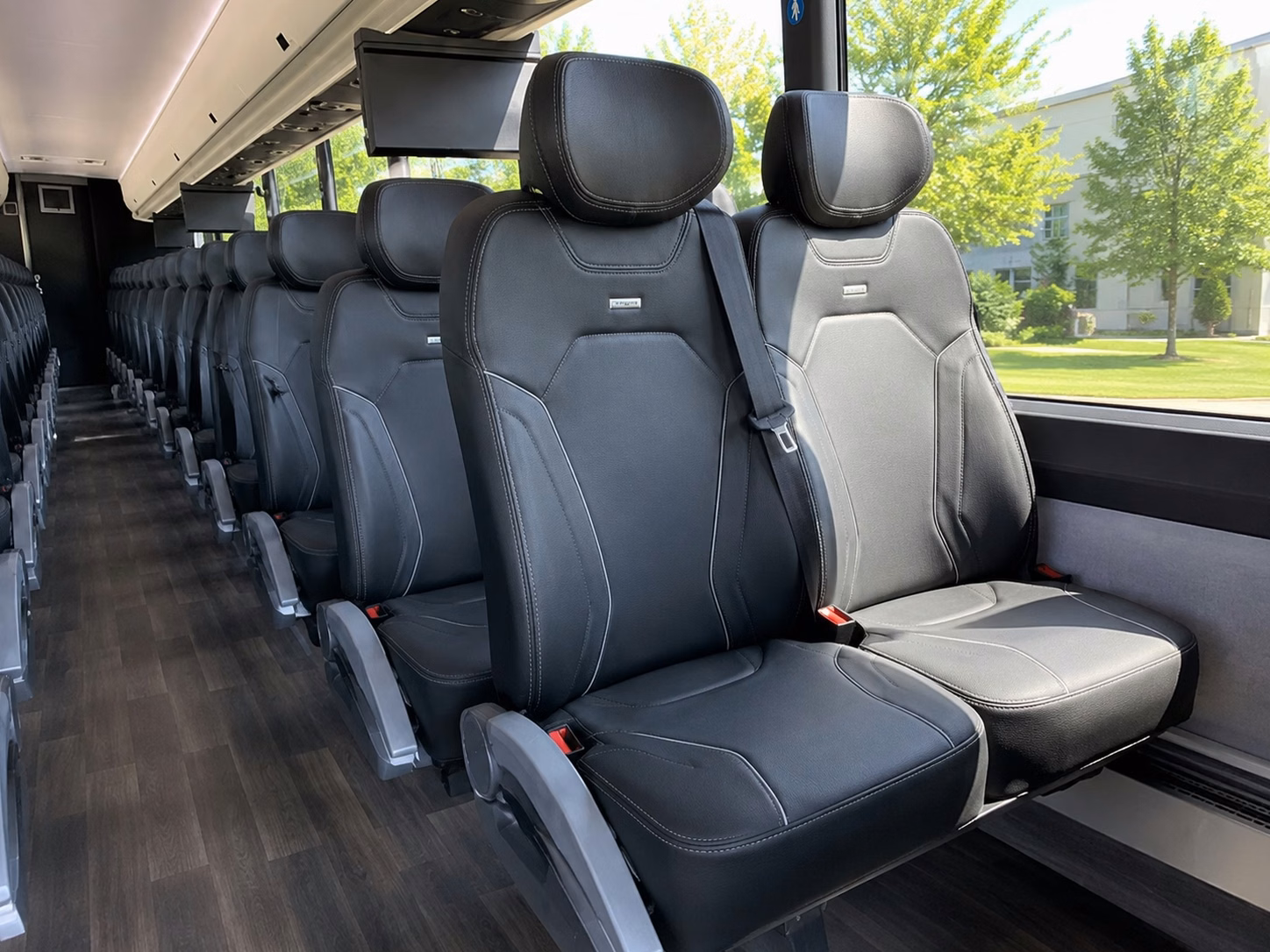 henderson wedding venue shuttle services that keep every guest on schedule